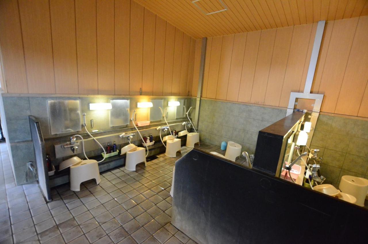 Kumamoto Capsule Hotel Exteriör bild