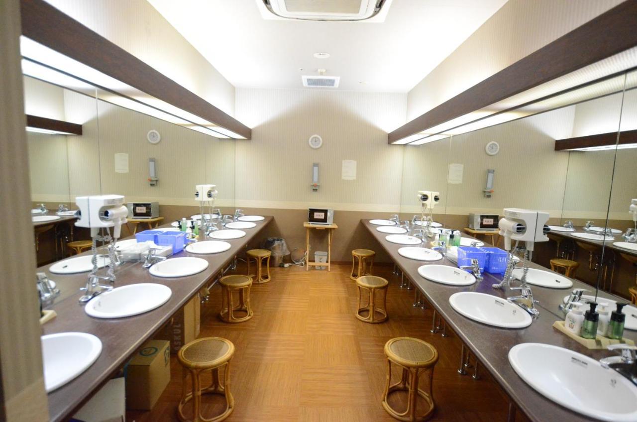 Kumamoto Capsule Hotel Exteriör bild